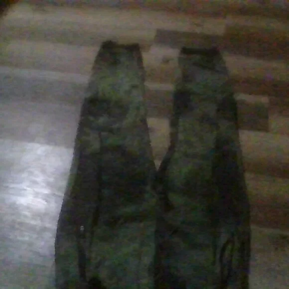 pants - Picture 1 of 9